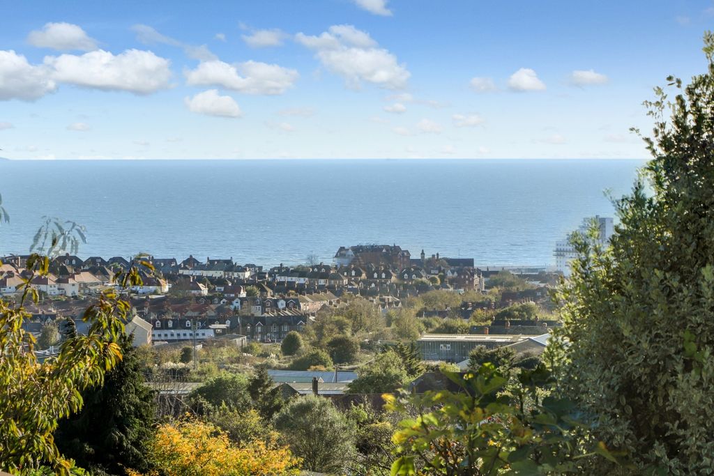 Property photo 2 of 52 Sea View