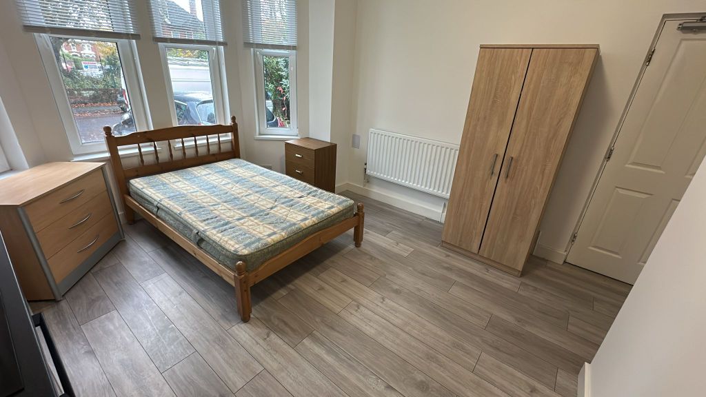 Property photo 1 of 12 Cover