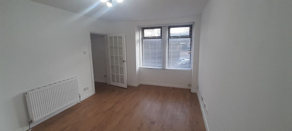 Property photo 2 of 12 20260120_100250