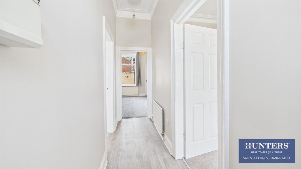 Property photo 2 of 14 Hallway