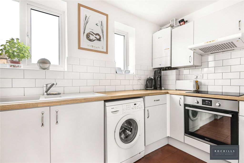 Property photo 2 of 17 Picture No. 31