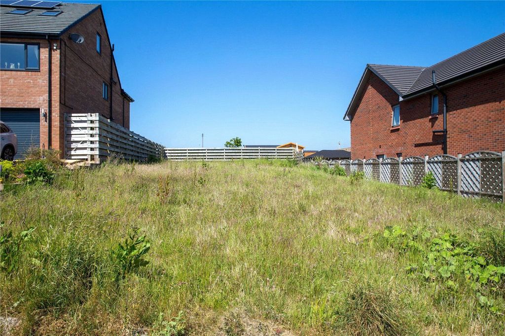 Property photo 3 of 5 Picture No. 04