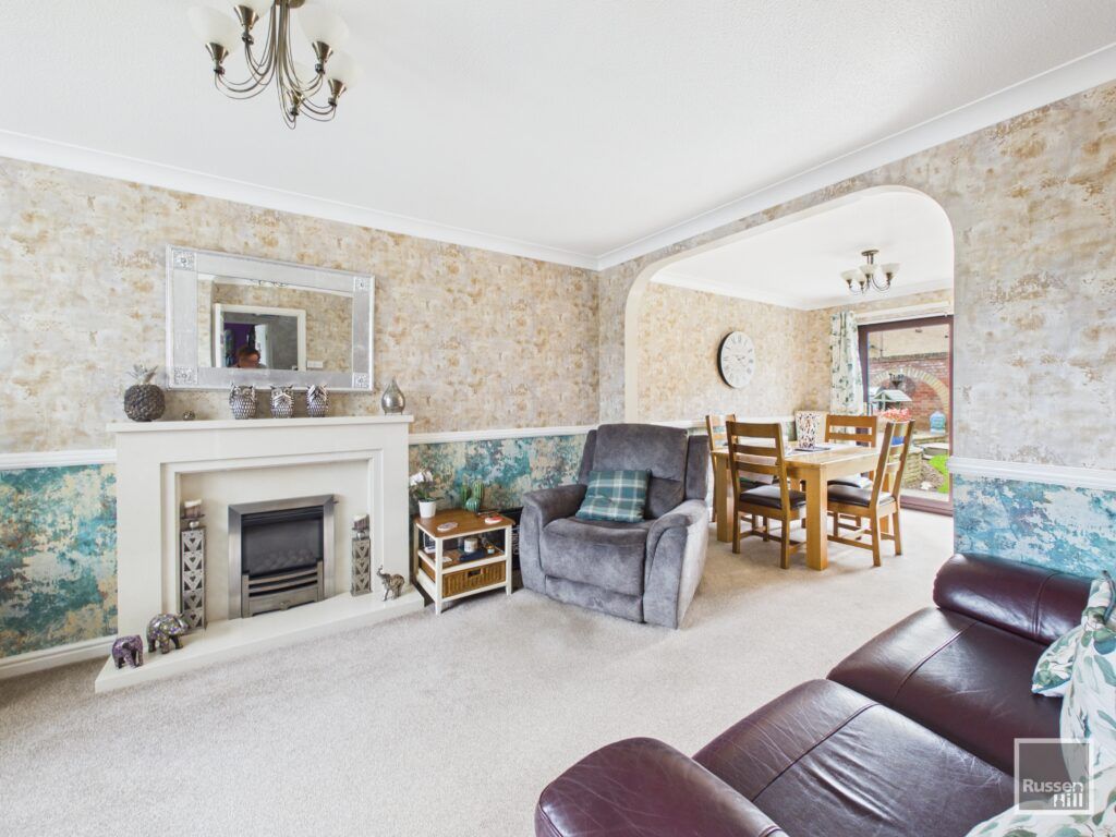 Property photo 2 of 28