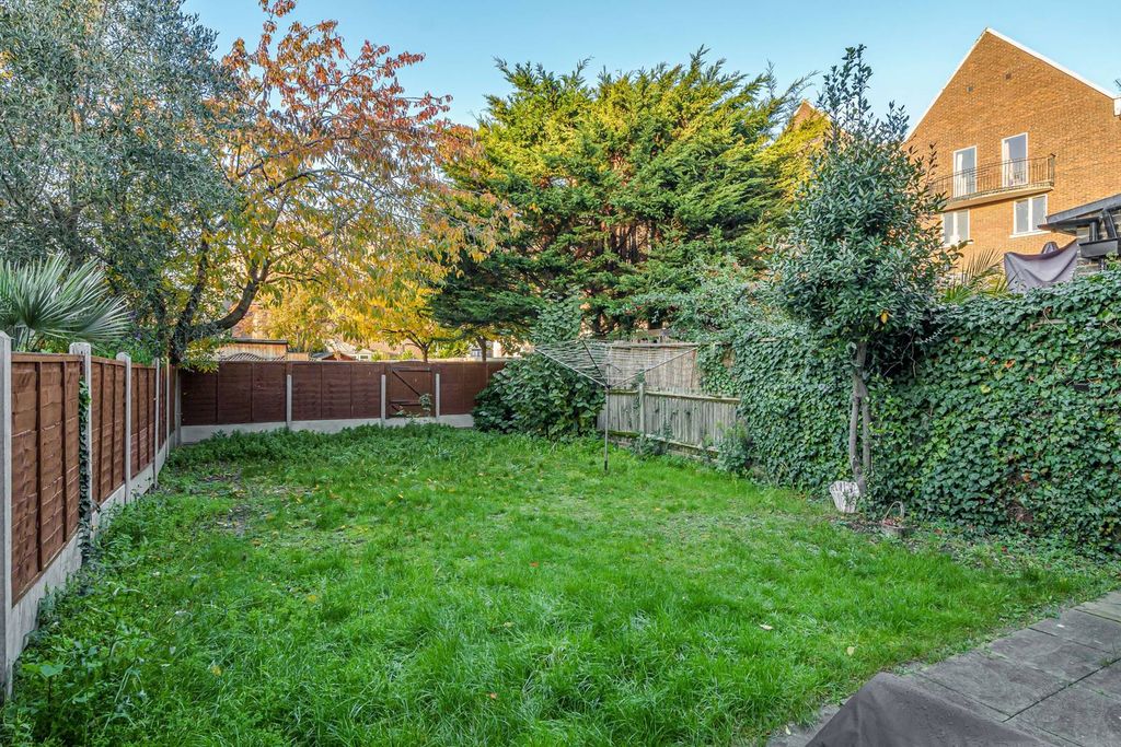Property photo 3 of 22