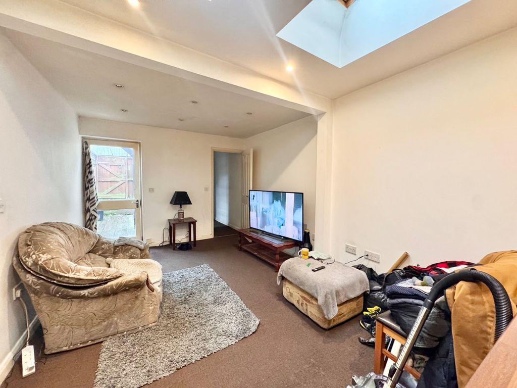 Property photo 3 of 7 Picture 3