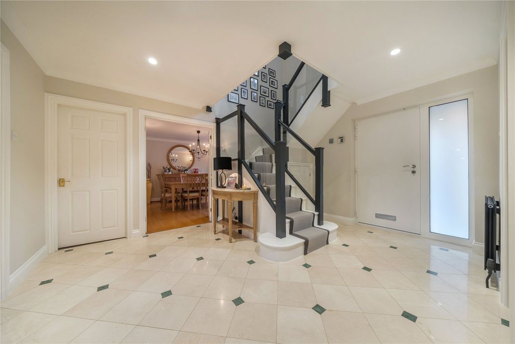 Property photo 2 of 29 Picture No. 04