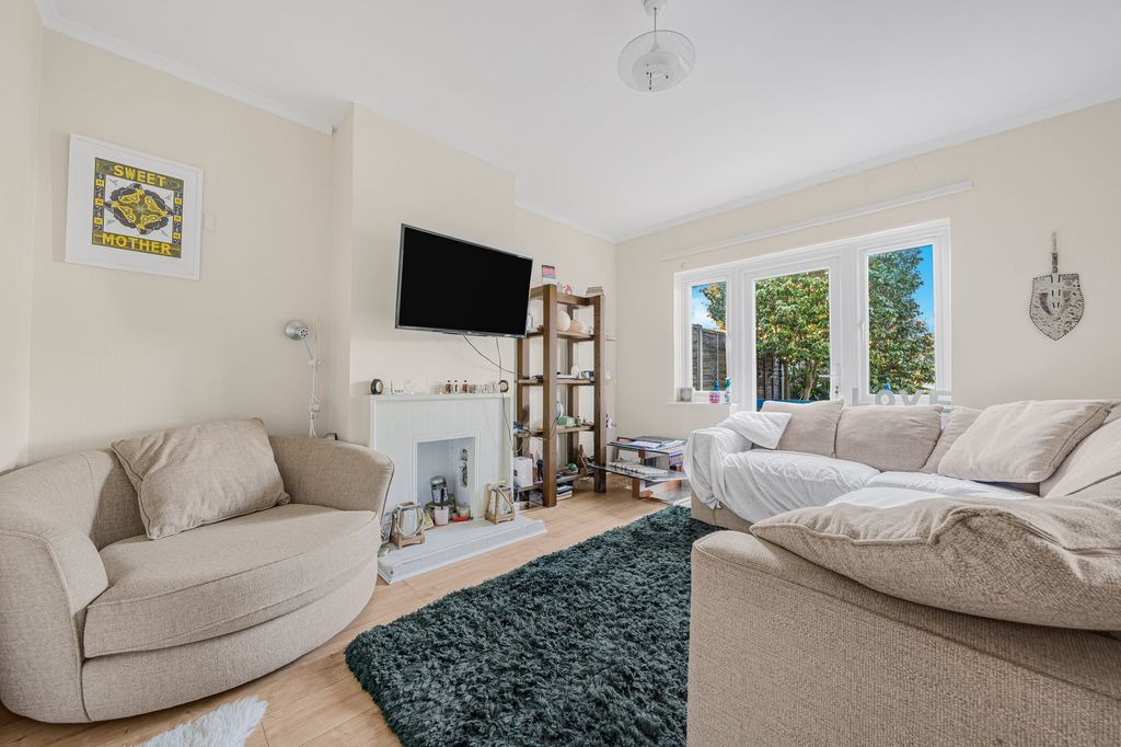 Property photo 2 of 19