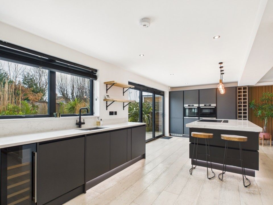 Property photo 2 of 25