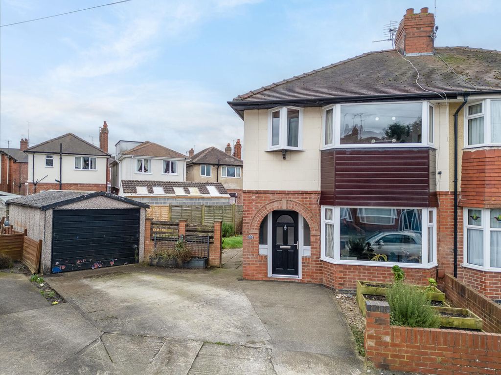 Property photo 1 of 17 Front (Exterior)