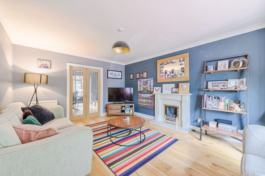 Property photo 2 of 29 33Richmond1.Jpg