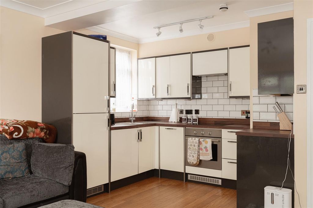 Property photo 3 of 12 1.Jpg