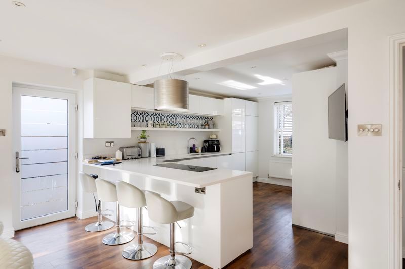 Property photo 3 of 24 Photo 7