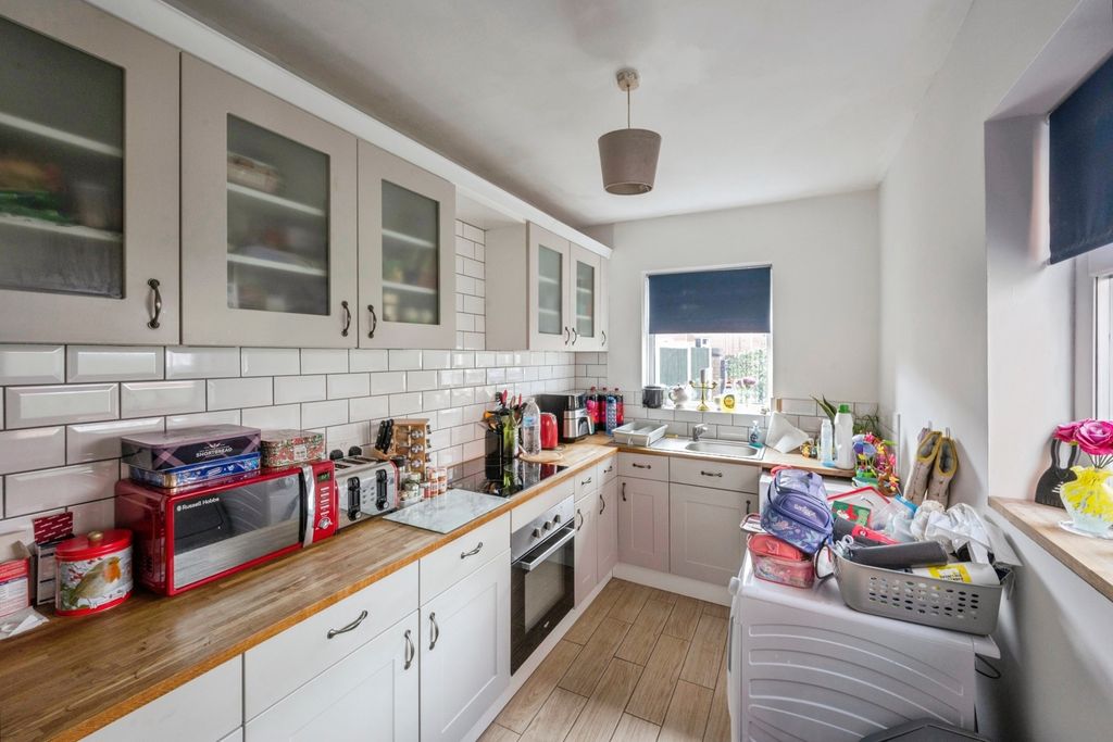 Property photo 2 of 12 Kitchen
