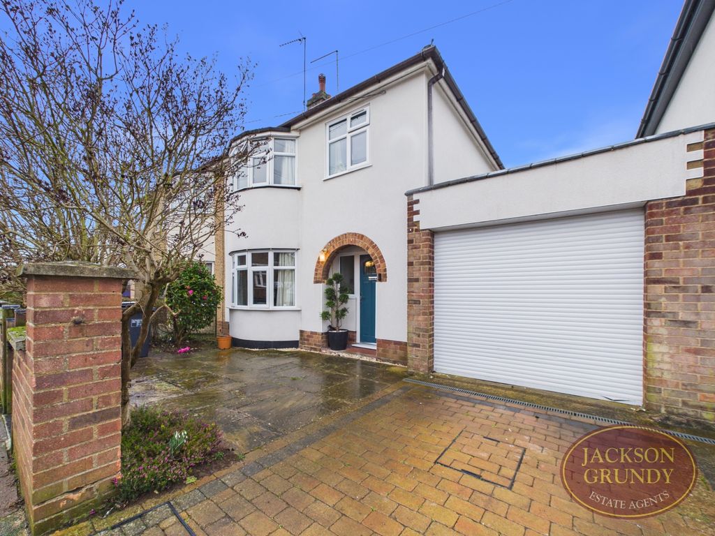 Property photo 1 of 21 Barons Way