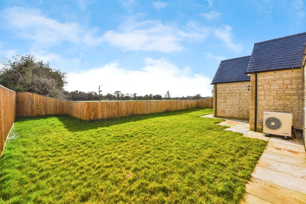 Property photo 2 of 20