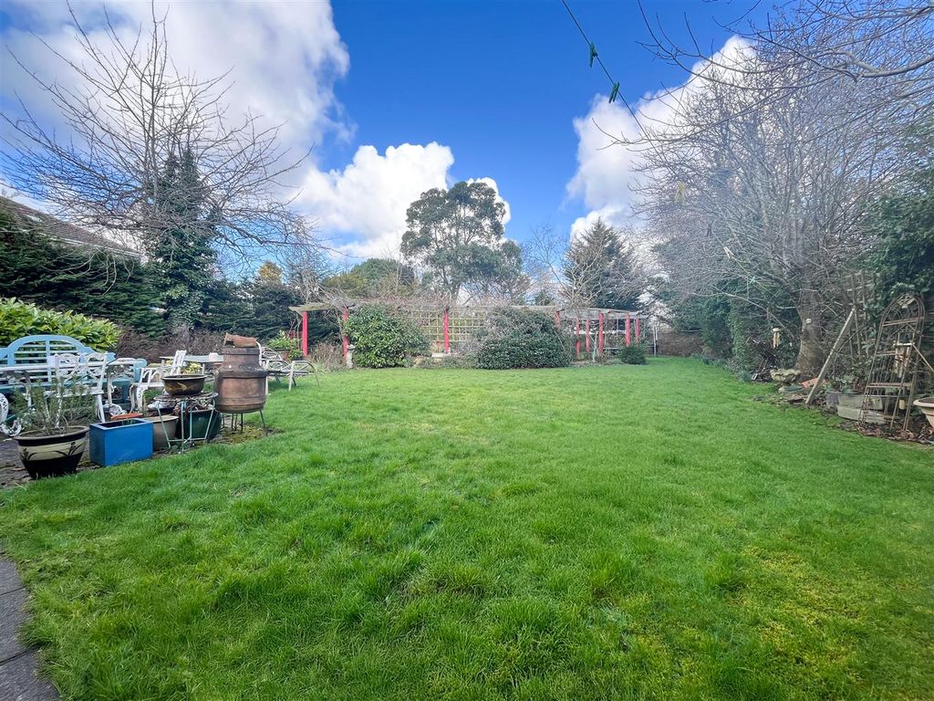 Property photo 3 of 35 Garden