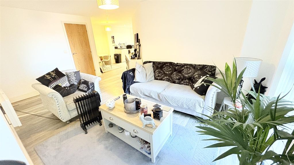 Property photo 3 of 24 Open Plan Living/Kitchen