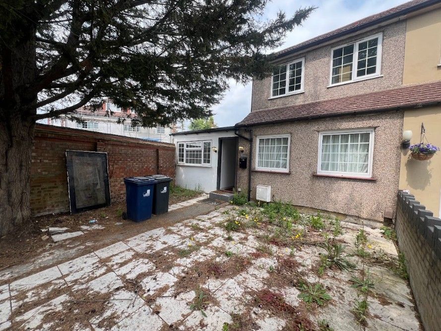 Property photo 3 of 8