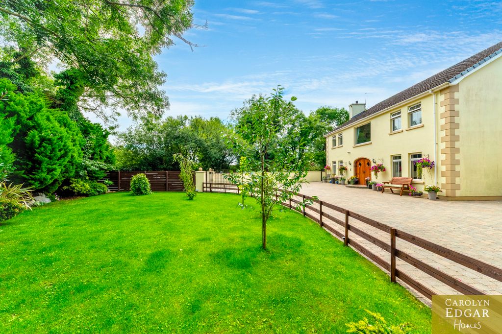 Property photo 2 of 84 014