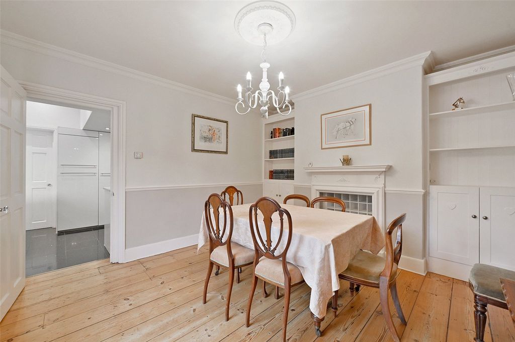 Property photo 3 of 10 Dining Room