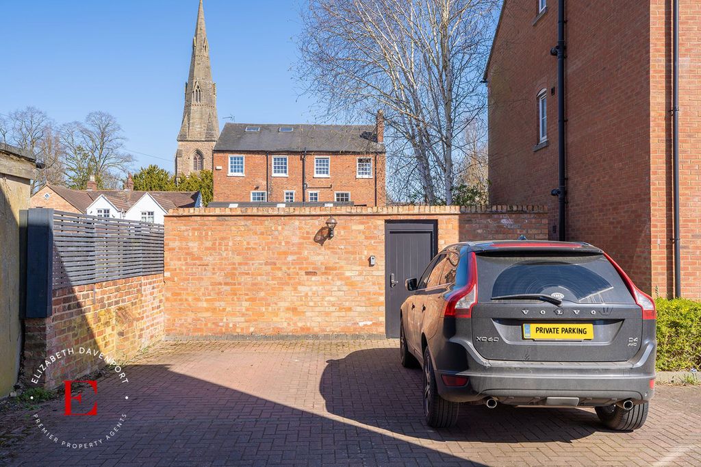 Property photo 2 of 36