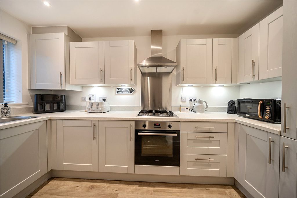 Property photo 3 of 25 Picture No. 30