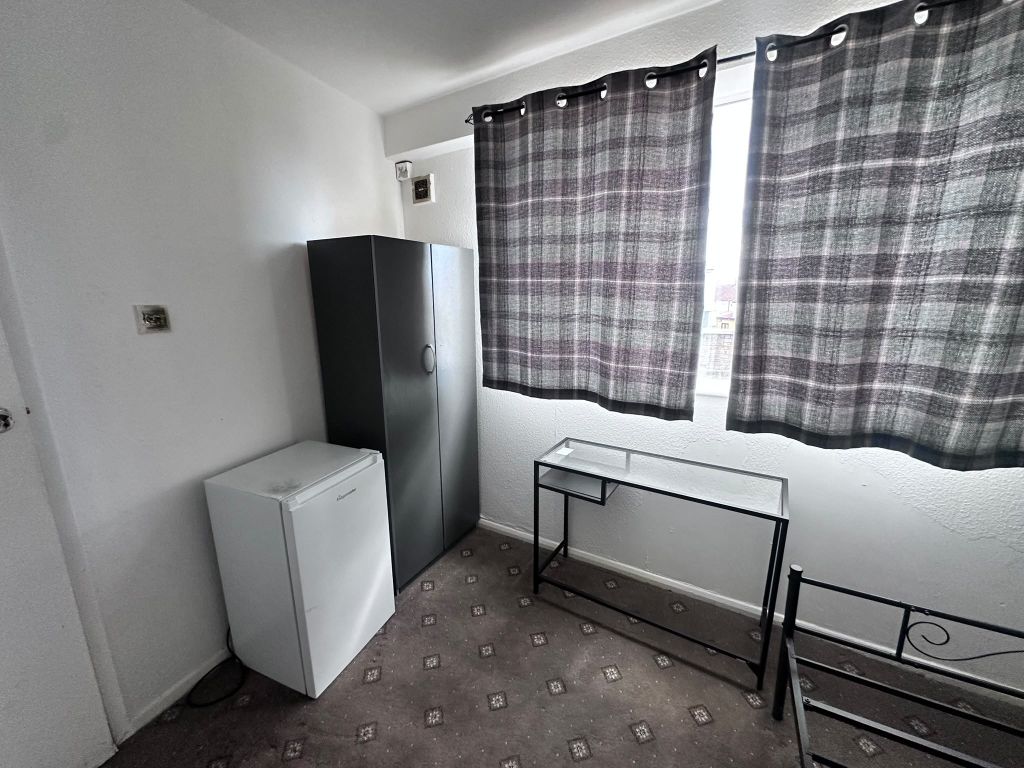 Property photo 2 of 3