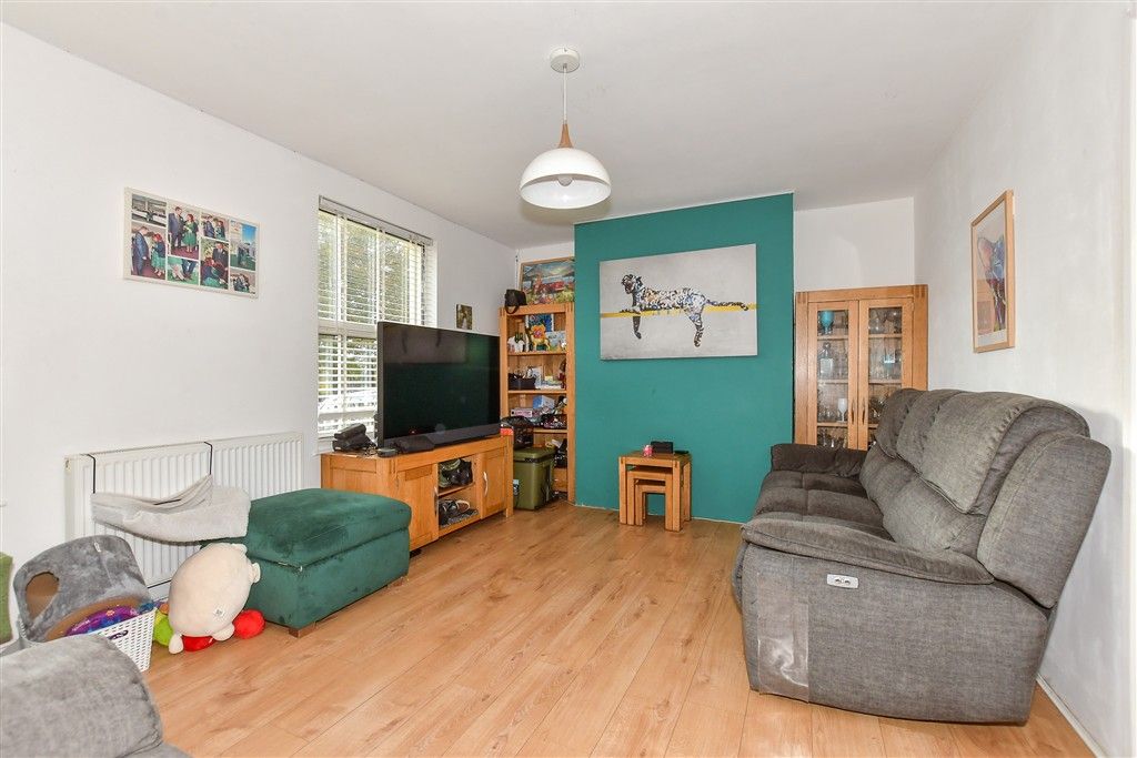 Property photo 2 of 10 Lounge