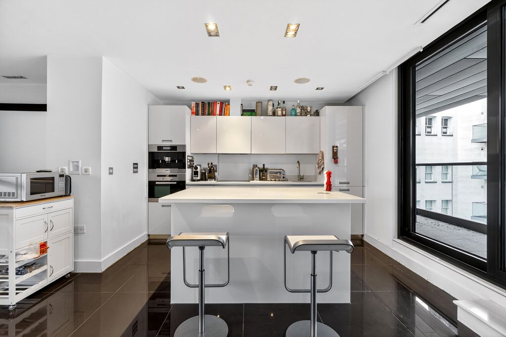 Property photo 2 of 14 Kitchen