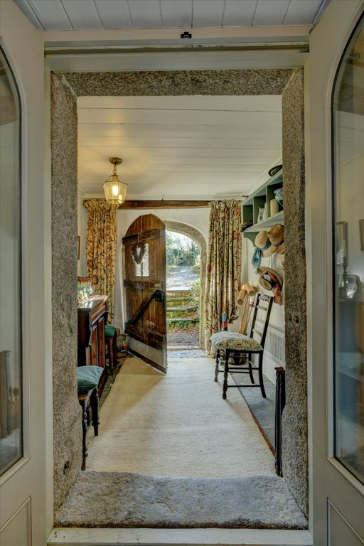 Property photo 2 of 20 Image