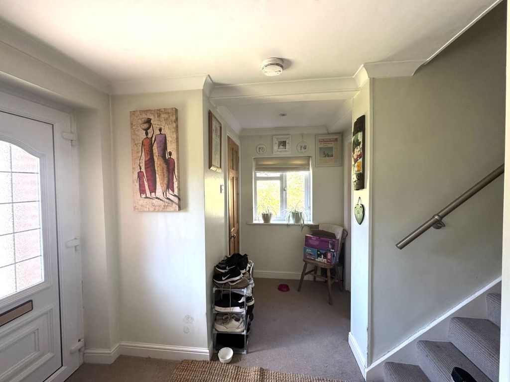 Property photo 2 of 20