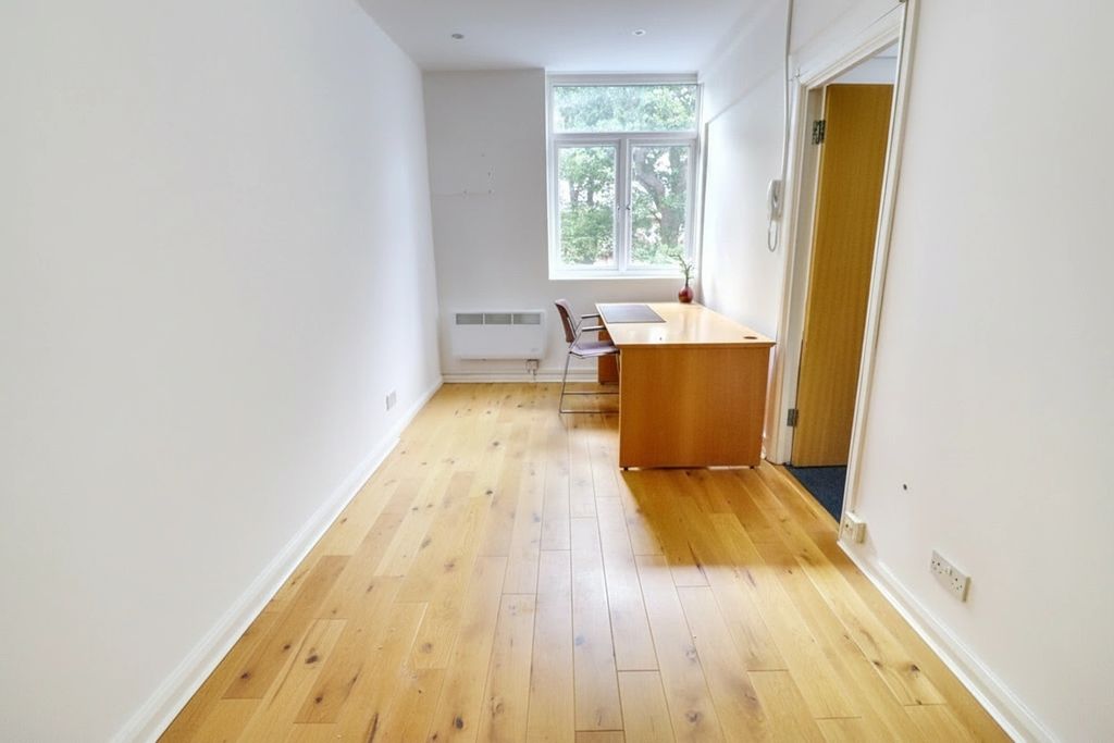 Property photo 2 of 5 Openart-Image_Mjukpdwz_1757893388037_Raw