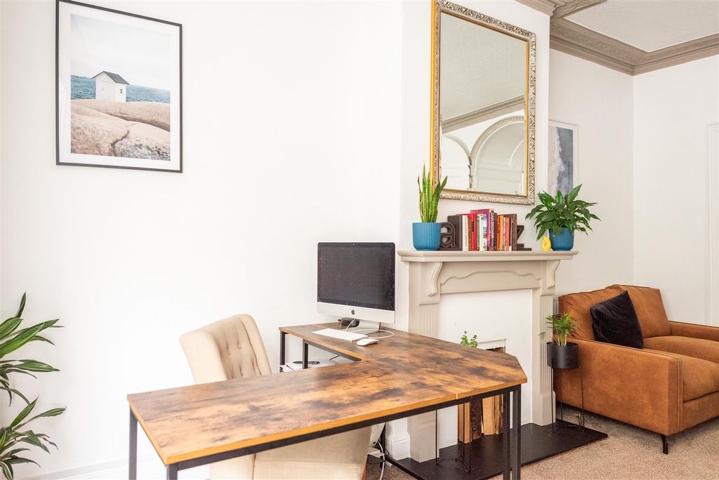Property photo 3 of 26 Lymetownhouse25052022_Robcoombe-91.Jpg