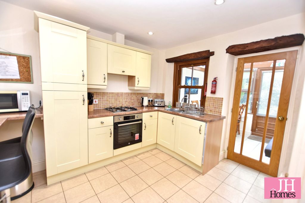 Property photo 3 of 18