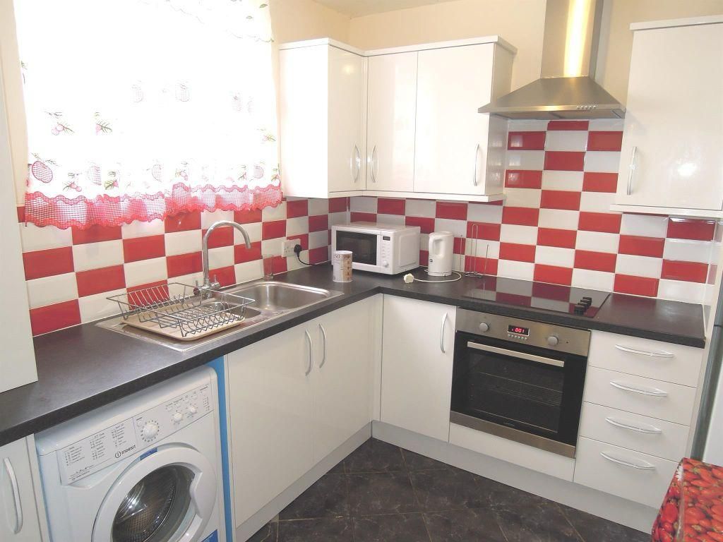 Property photo 3 of 8 4