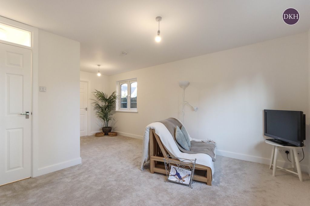 Property photo 3 of 9 Picture No. 01