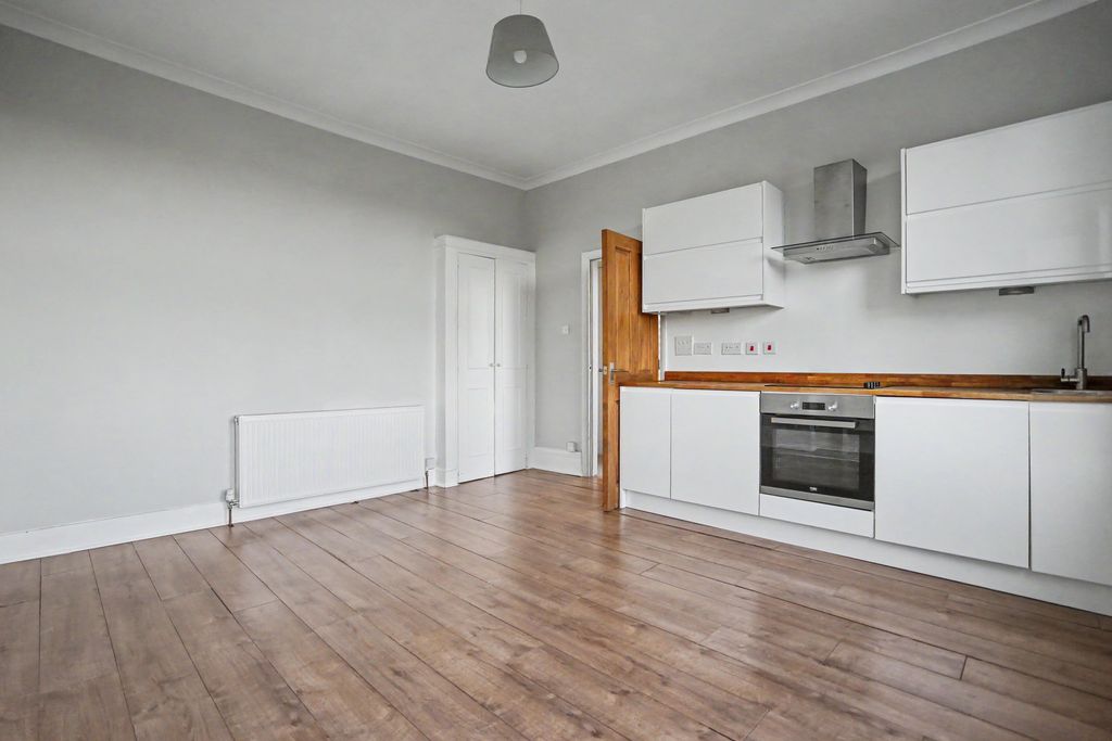 Property photo 2 of 14 Flat 3, 31 Ewelme Road, Forest Hill, London Se23 3Bq