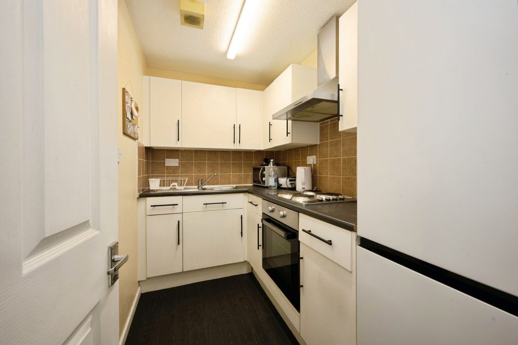 Property photo 3 of 11 Pbox-Img.Jpg