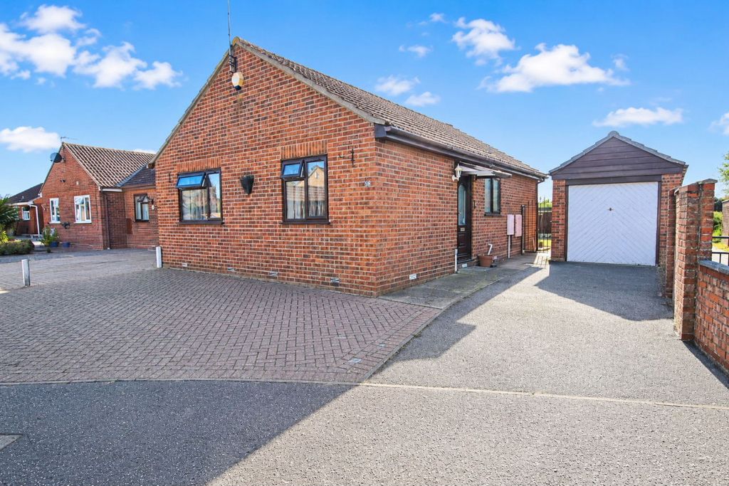 Property photo 1 of 12 Litchfield Close, Clacton On Sea