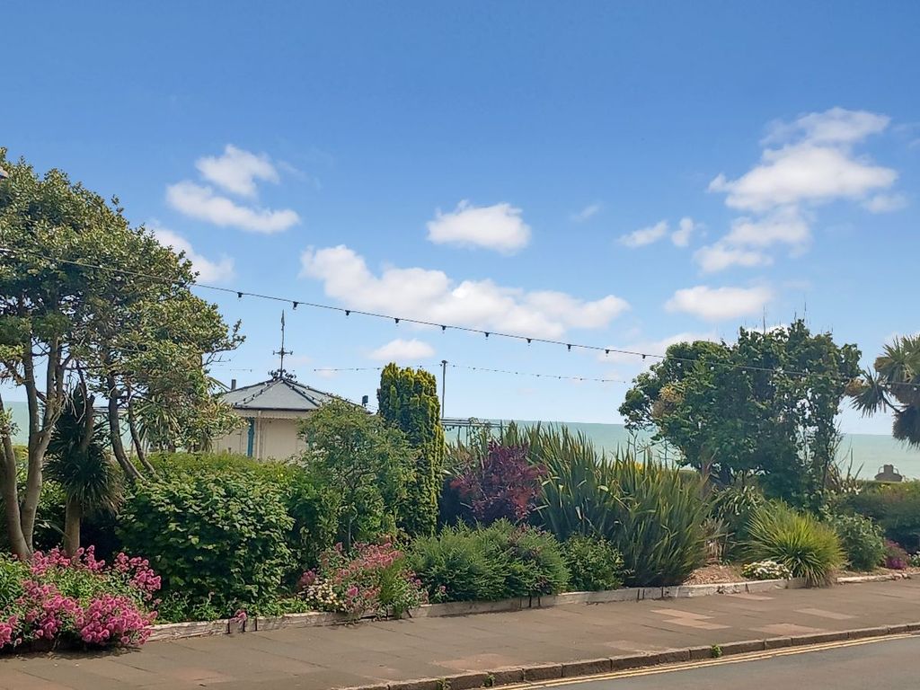 Property photo 2 of 32