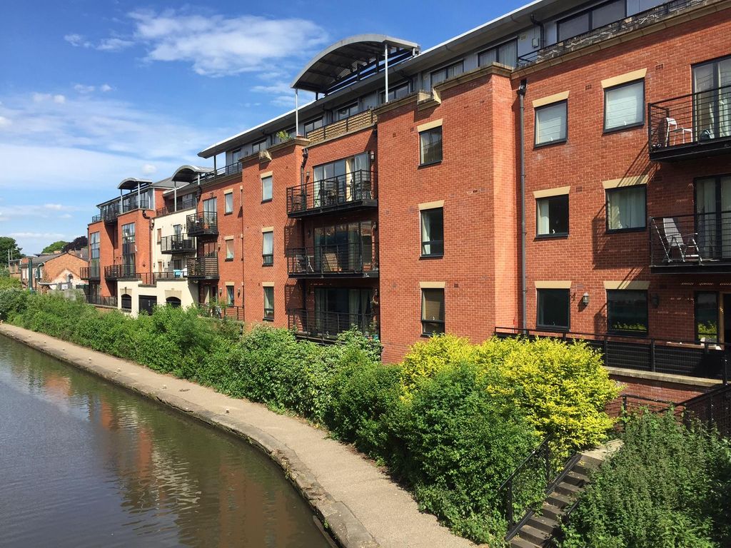 Property photo 2 of 8 Exterior