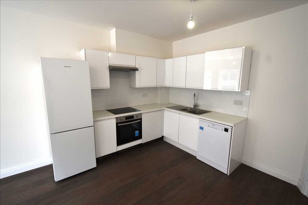 Property photo 2 of 6 Kitchen