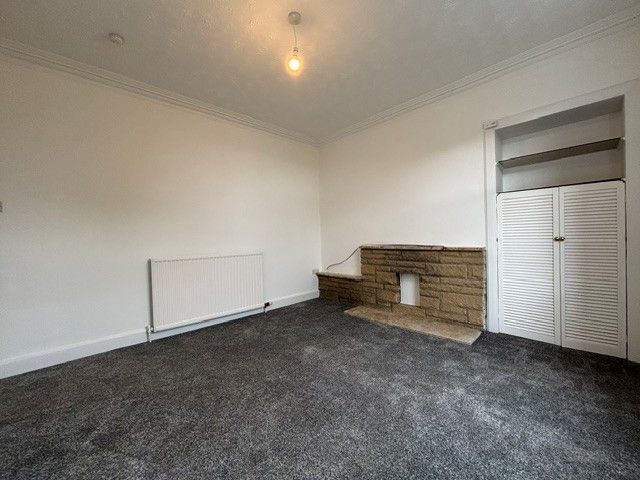 Property photo 2 of 6 Living Room