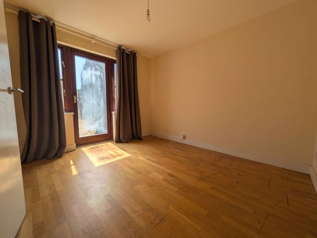Property photo 2 of 13 Picture No. 10