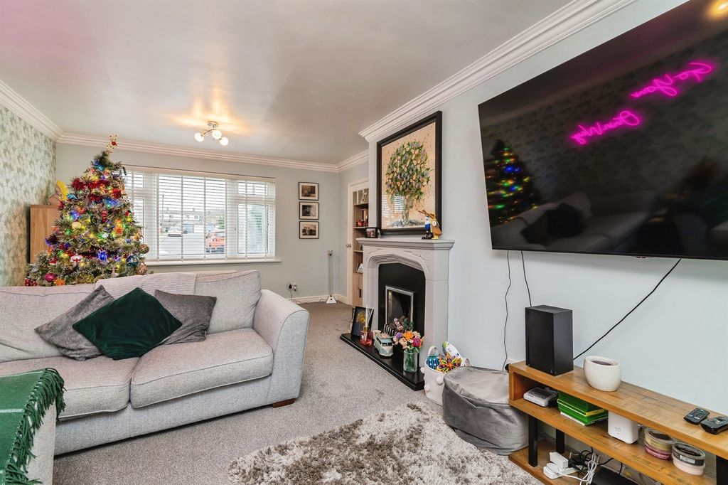 Property photo 3 of 19