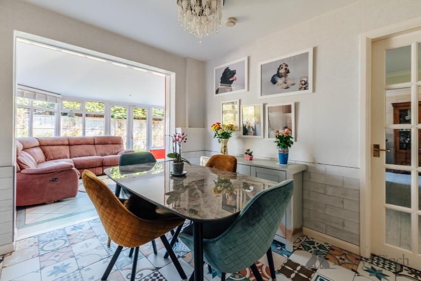 Property photo 3 of 29 10 Roman Bank