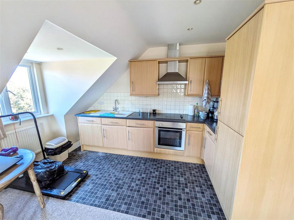 Property photo 2 of 9 Kitchen Area