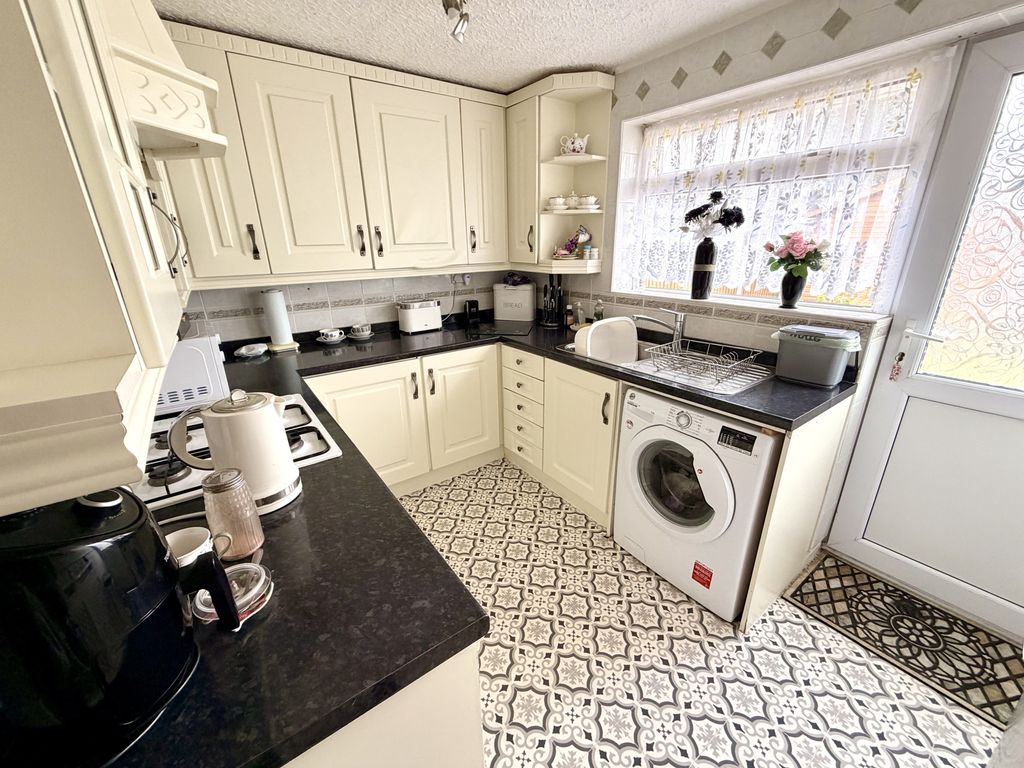 Property photo 3 of 21