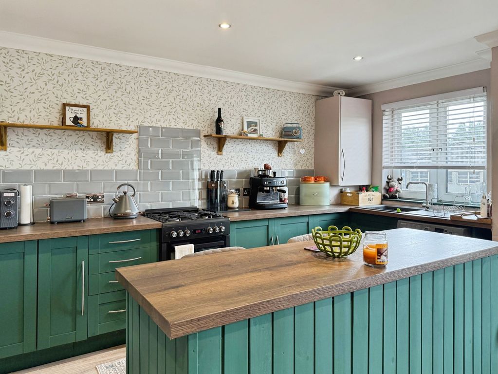 Property photo 3 of 19 Kitchen Diner