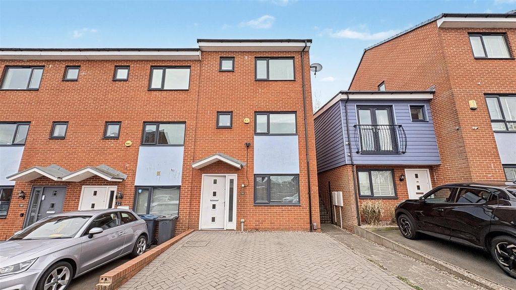 Property photo 1 of 17 Approach